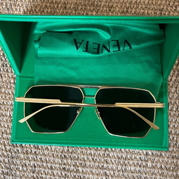 BOTTEGA VENETA Aviator Sunglasses WOMENS - Picture 5 of 7